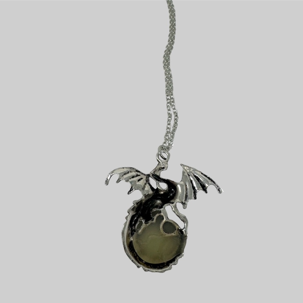 🛍️SALE🛍️ Mother Of Dragon Pendant Necklace - Picture 2 of 4